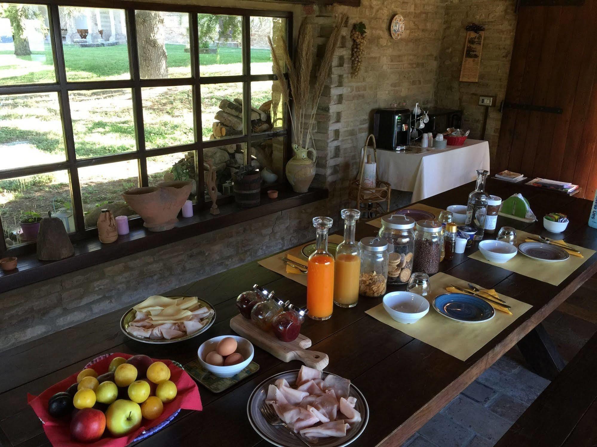 Convento Di San Francesco Mondaino Bed & Breakfast ภายนอก รูปภาพ