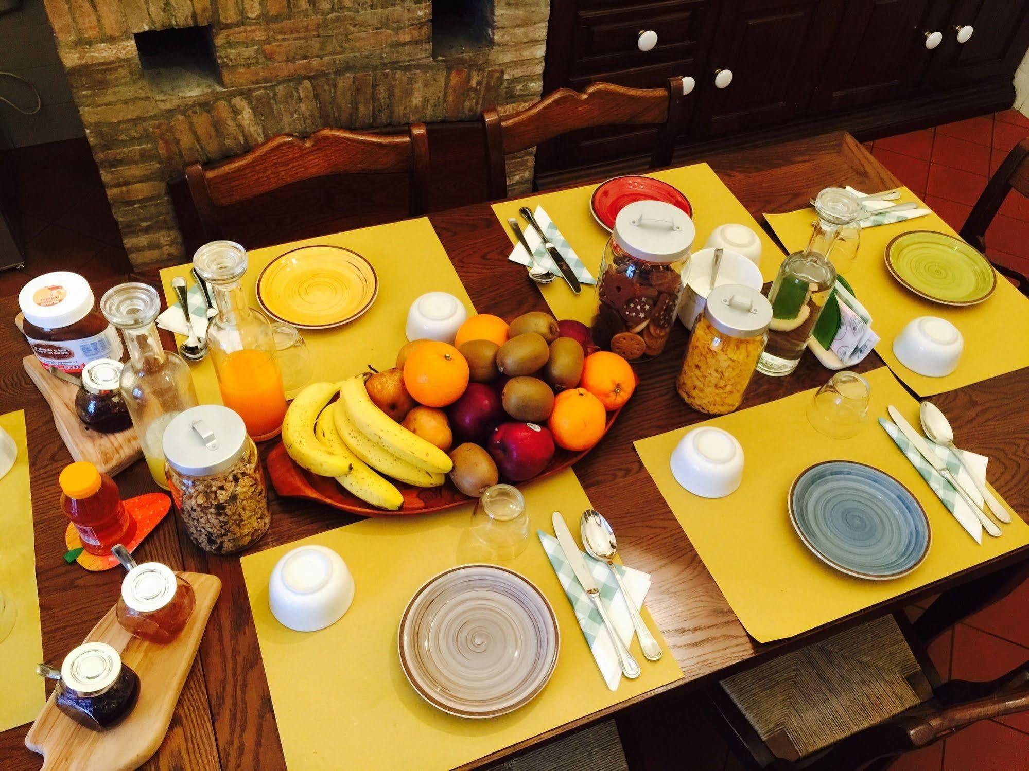 Convento Di San Francesco Mondaino Bed & Breakfast ภายนอก รูปภาพ