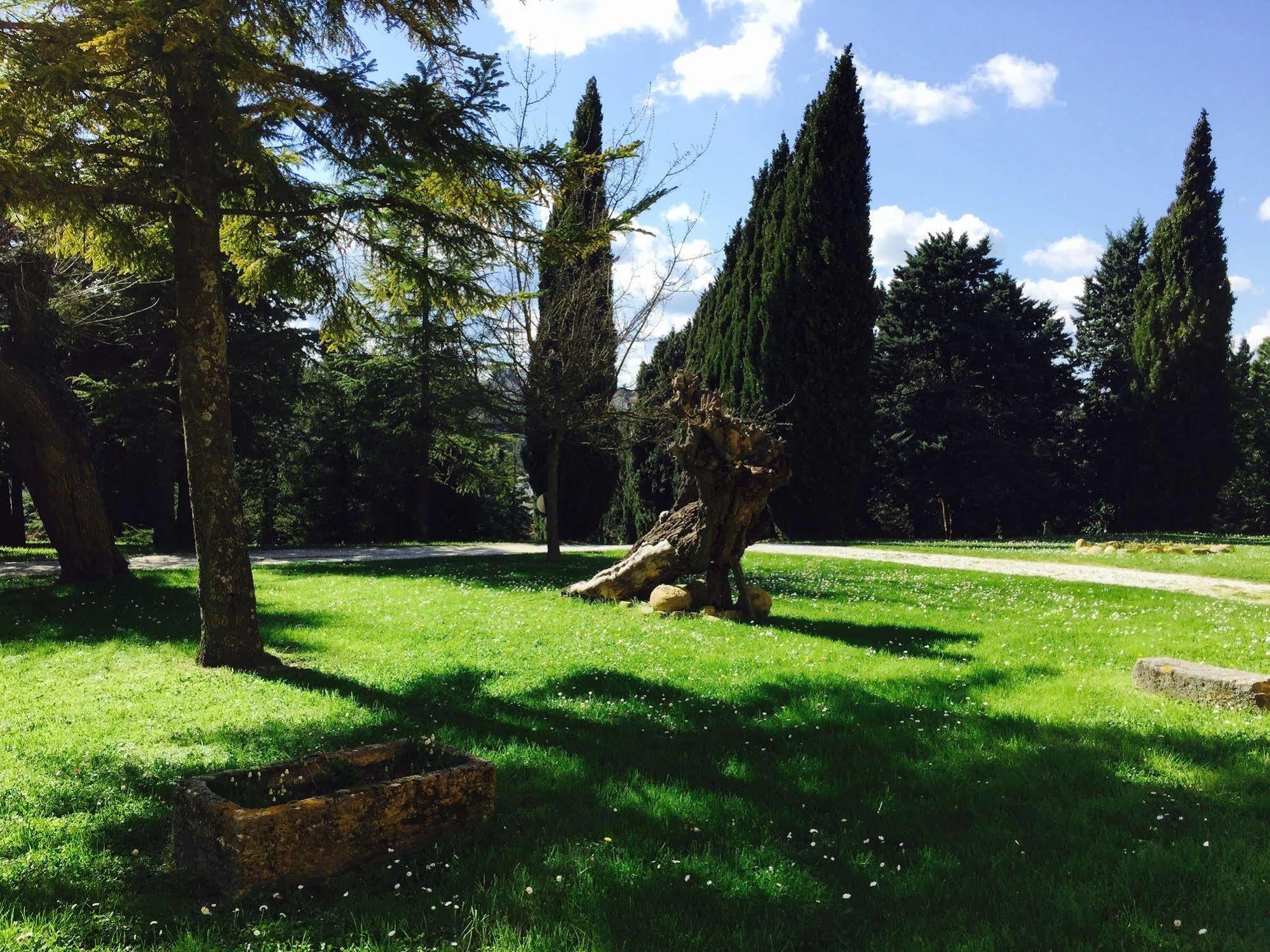 Convento Di San Francesco Mondaino Bed & Breakfast ภายนอก รูปภาพ