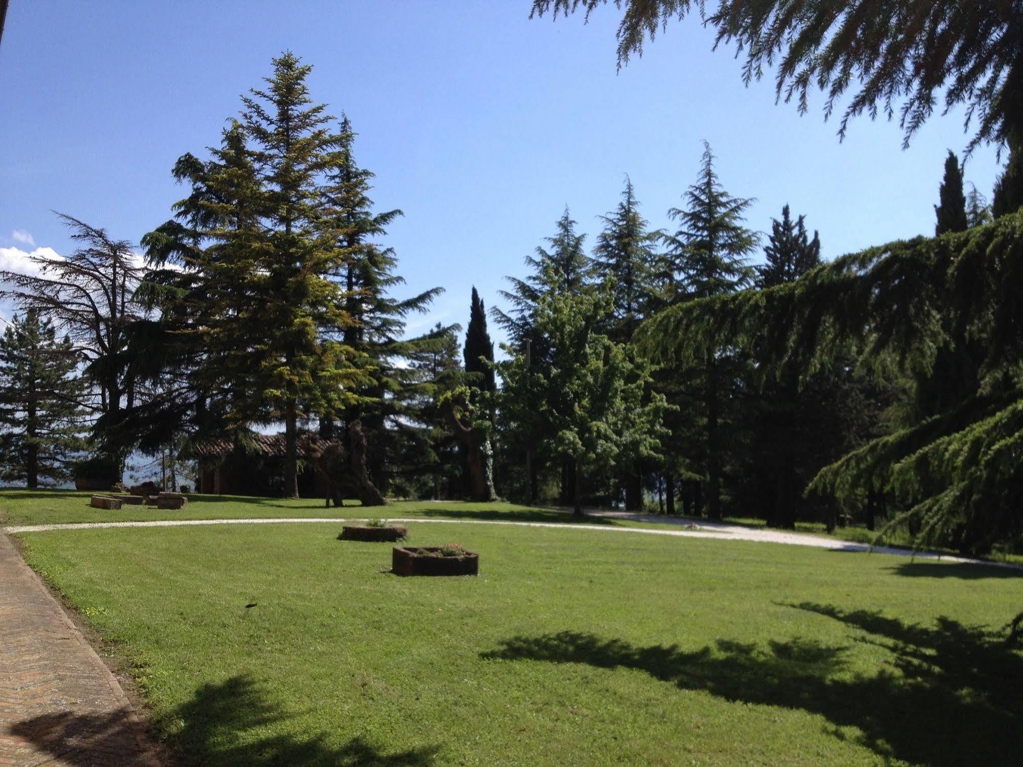 Convento Di San Francesco Mondaino Bed & Breakfast ภายนอก รูปภาพ